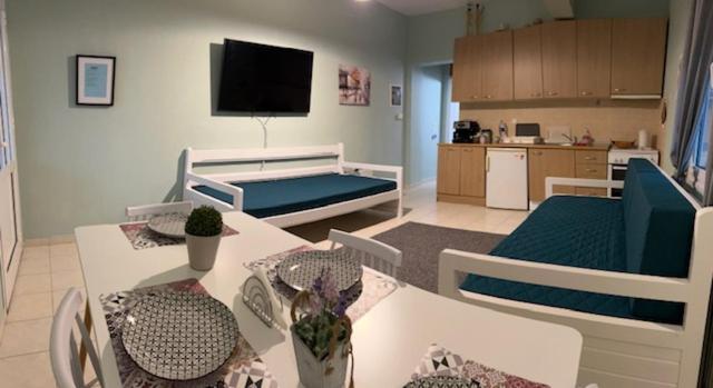 Anna'S House Apartment Síndos Екстериор снимка